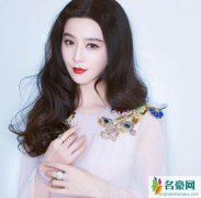 范冰冰疑拜访恒大 范冰冰连续奔波拜访各大影视巨头为复出铺路