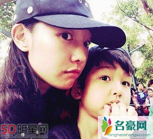 白百何离婚后与儿子元宝同框 白百何近况如何