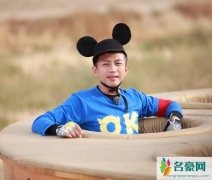邓超遭粉丝拆台 邓超微博晒书法被揭穿十分尴尬这是怎么回事