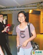 玛莎母亲怀疑老公出轨 大肆宣扬遭起诉
