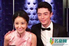 只知道林心如黑色露肩套装出彩 没想到还有福利彩蛋