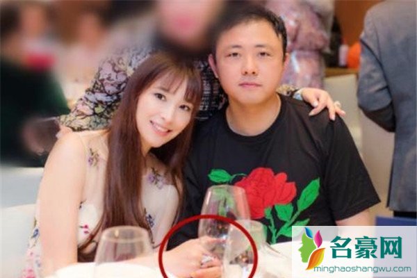 纪晓波为什么不娶吴佩慈 男方这么有钱大方难怪她这么死缠烂打了