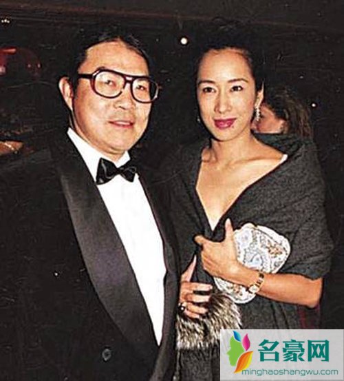 霍震霆现在的老婆是谁有吗 人老了也就没有再找的心思了