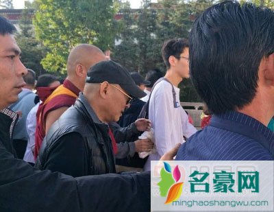 55岁的李连杰绝对得了艾滋病吗? 全身瘫痪的最新病情消息