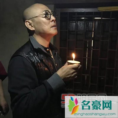 55岁的李连杰绝对得了艾滋病吗? 全身瘫痪的最新病情消息