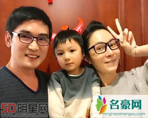 焦恩俊黑女儿焦曼婷颜值不漂亮 当年离婚后被前妻批不管女儿们