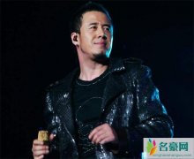 杨坤结婚了吗 网传杨坤之子结婚是真的吗