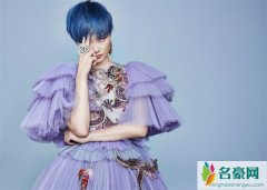李宇春曾被何洁插刀缺席婚礼 如今两人天壤之别
