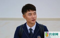 张丹峰真的喜欢洪欣吗 洪欣和张丹峰是怎么相识相爱的