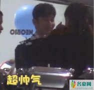 黄晓明baby合体 黄晓明baby为小海绵庆祝生日同框视频曝光