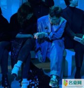 权志龙现身巴黎看秀 权志龙蓝色西装现场高清照片曝光太帅气