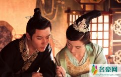 张丹峰胡冰卿结婚照 张丹峰和洪欣结婚前有过婚姻吗