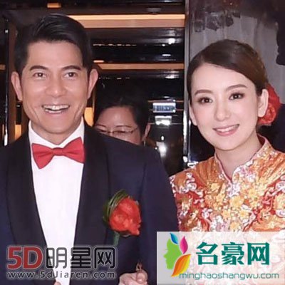 方媛成名前青浦坐台事件真假 方媛肚子上有刀疤以前生过孩子吗