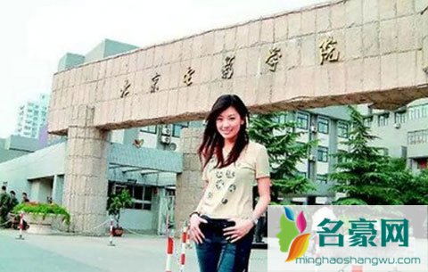 贾静雯陪父亲走过癌症晚期 亲手拔掉呼吸管不后悔但却是最大遗憾