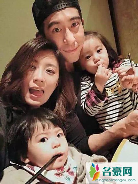 贾静雯陪父亲走过癌症晚期 亲手拔掉呼吸管不后悔但却是最大遗憾