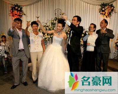 吴启华向石洋子求婚 吴启华与太太妻子石洋子婚礼