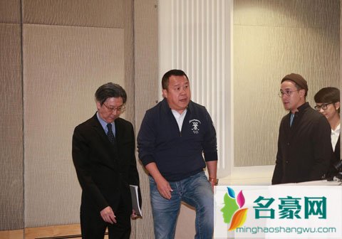 曾志伟儿子陪同现身发布会 韩颖华不理被起诉只说模特一事