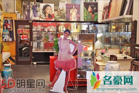 邓丽君遗物被当做垃圾打包在路边 歌迷感慨不能心安
