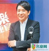 梁思浩扮演模仿容祖儿 梁思浩忘情啃李丽珍