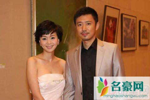 高鑫携神秘女与女儿逛街 只承认女儿是小情人