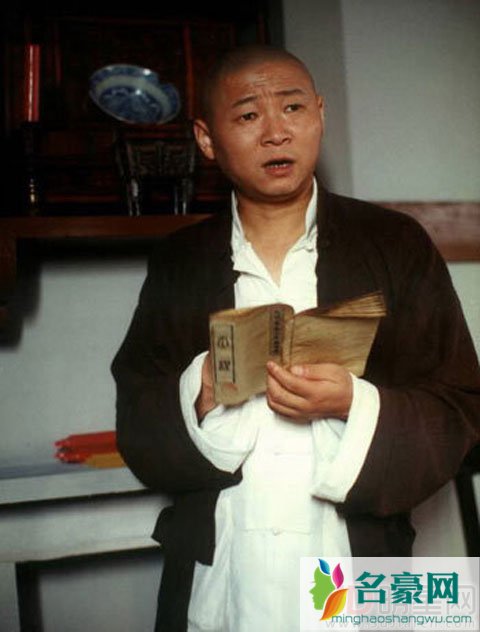 赵亮饰演丑角出名 如今成深山养鸡大户