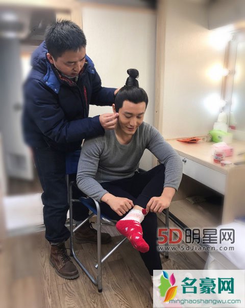 张大大曝教主黄晓明两周前正骨 我们的挑战黄晓明发烧录制节目
