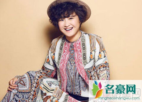 贾玲近照曝光似乎又胖了 新发型超配贾玲