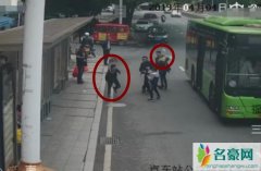 偷女警手机的后果 惯犯偷手机的姿势很猥琐逃跑得也很狼狈
