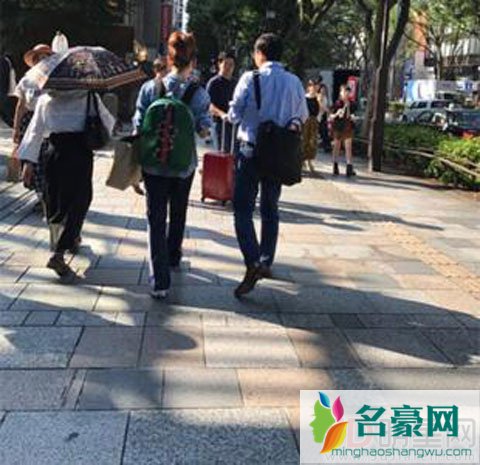 张柏芝与男性友人亲密合照被误会 不满回复晒白布