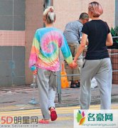 成龙女儿吴卓林与女网红高调相恋 吴绮莉帮女儿留学位支付高额费用