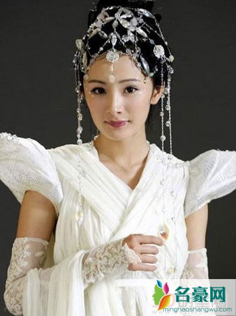 杨幂回应结婚纪念日未互动 杨幂旗下艺人晋升最快
