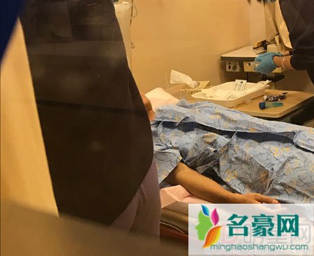 网曝黄子韬机场晕倒 紧急送医已无大碍