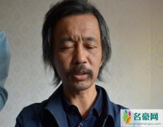 流浪大师直播获打赏二三十万 走红后收获巨额打赏还有美女追捧