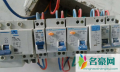 打孔打到电线跳闸后重启有电需要处理吗 钉子打到电线总是跳闸