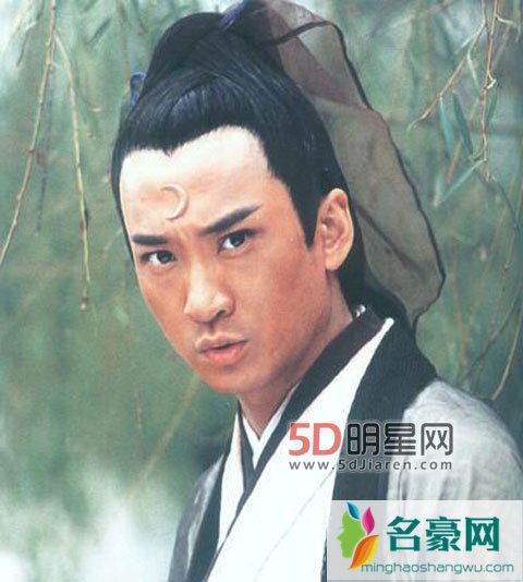 周杰笑星闯地球现场怼大张伟 太过度消费自己