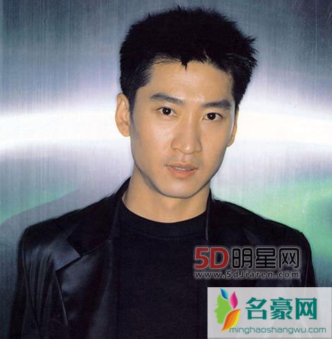 周杰笑星闯地球现场怼大张伟 太过度消费自己