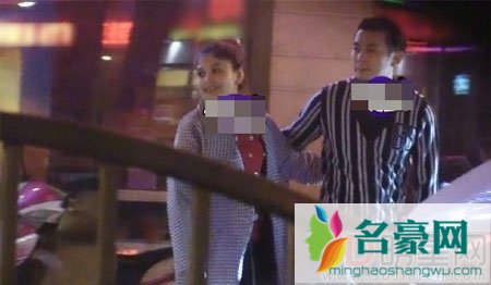 娱乐圈出轨男星再添一人 保剑锋夜会神秘女子疑似出轨