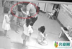娃被老师拽伤耳朵 幼儿园称是意外引网友质疑是怎么回事