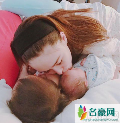 周杰伦月子中心陪母子观看金曲奖 庾澄庆也宣布孩子出生
