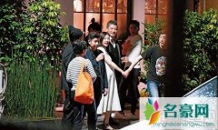 张嘉欣孕肚明显 庾澄庆全程呵护备至