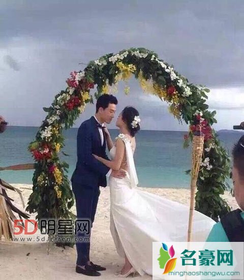 刘翔吴莎斐济岛拍摄婚纱照 还是低调完成了婚礼