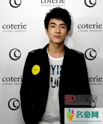 林更新粉丝阻狗仔拍摄被打 林更新发文怒斥狗仔不能忍