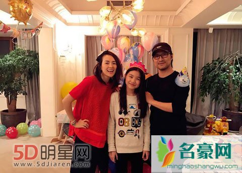 章子怡为了躲避雾霾坐飞机走人 女儿生日乐不思蜀葛天怎么看