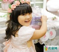 李湘女儿学舞视频 李湘家里有矿女儿依旧正能量向上多才多艺令人羡慕