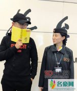 黄晓明做公益地铁丢书获赞 黄晓明徐静蕾开启丢书大作战