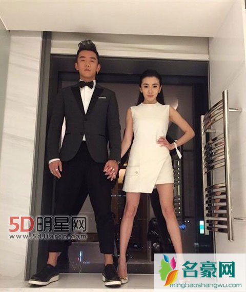 郑凯90后女友现身 程晓玥和妈妈如姐妹