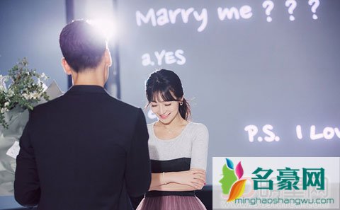 陈紫函工作室发布求婚照片 戴向宇陈紫函夫妇低调浪漫