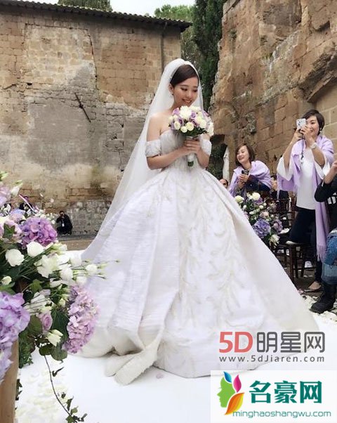 张靓颖刚结婚就遭到家暴 张妈妈消失无联系