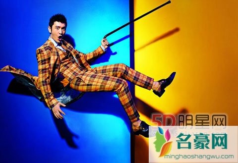 黄晓明入学商学院和学员自拍 黄晓明再次投资新兴行业