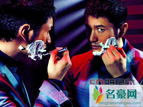 黄晓明入学商学院和学员自拍 黄晓明再次投资新兴行业